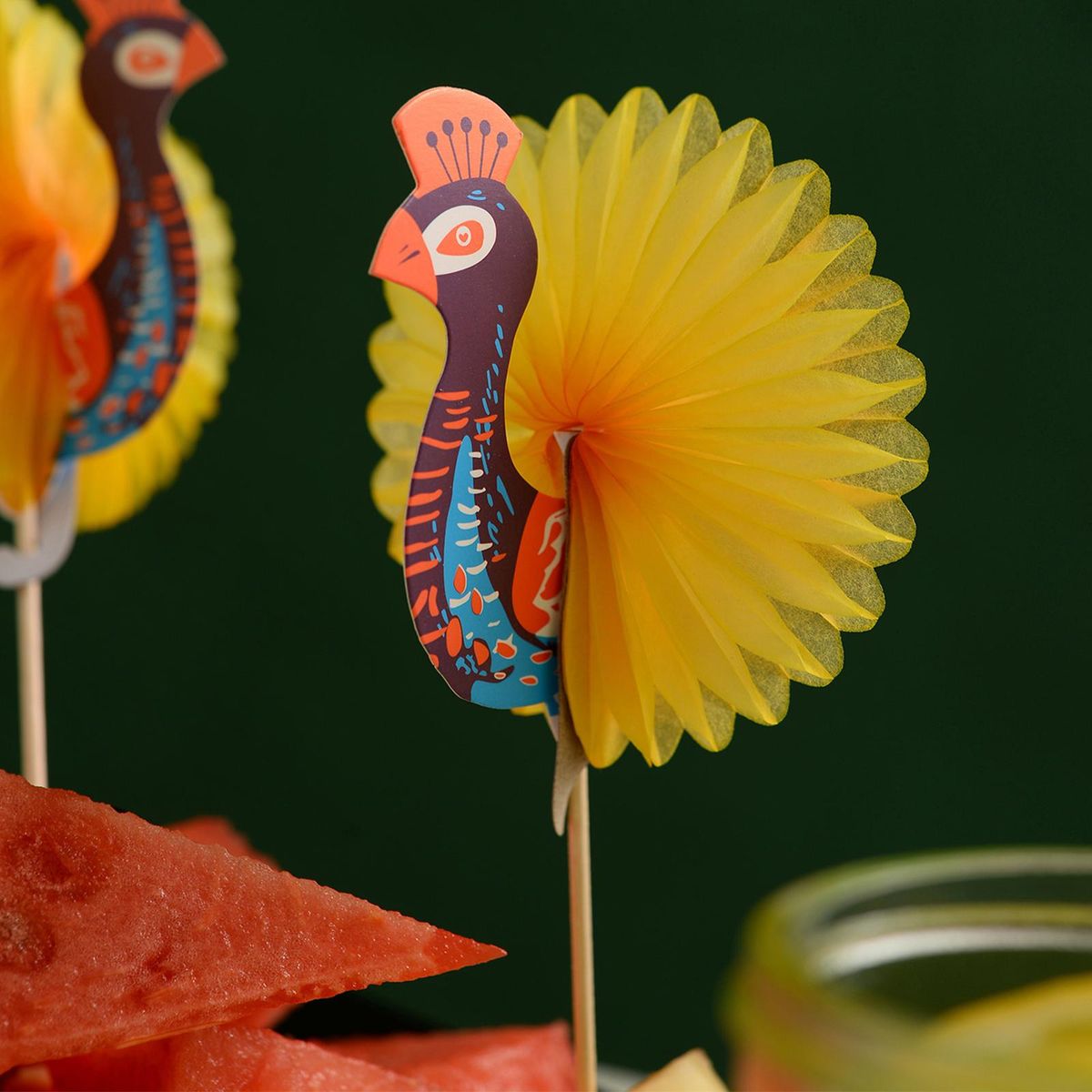 50PCS Peacock Sticks Cocktail Picks Drinks Sticks Fruit Cake Sticks Picks Fancy Toothpicks for Appetizers Wooden Sticks for Birthdays Party Bars Restaurants