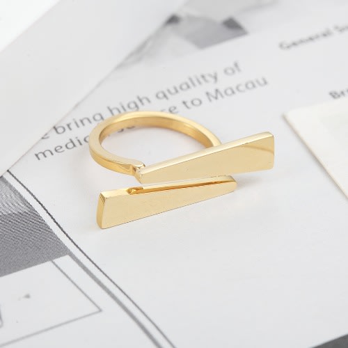 Diamond V Shape Borasi Female Ring