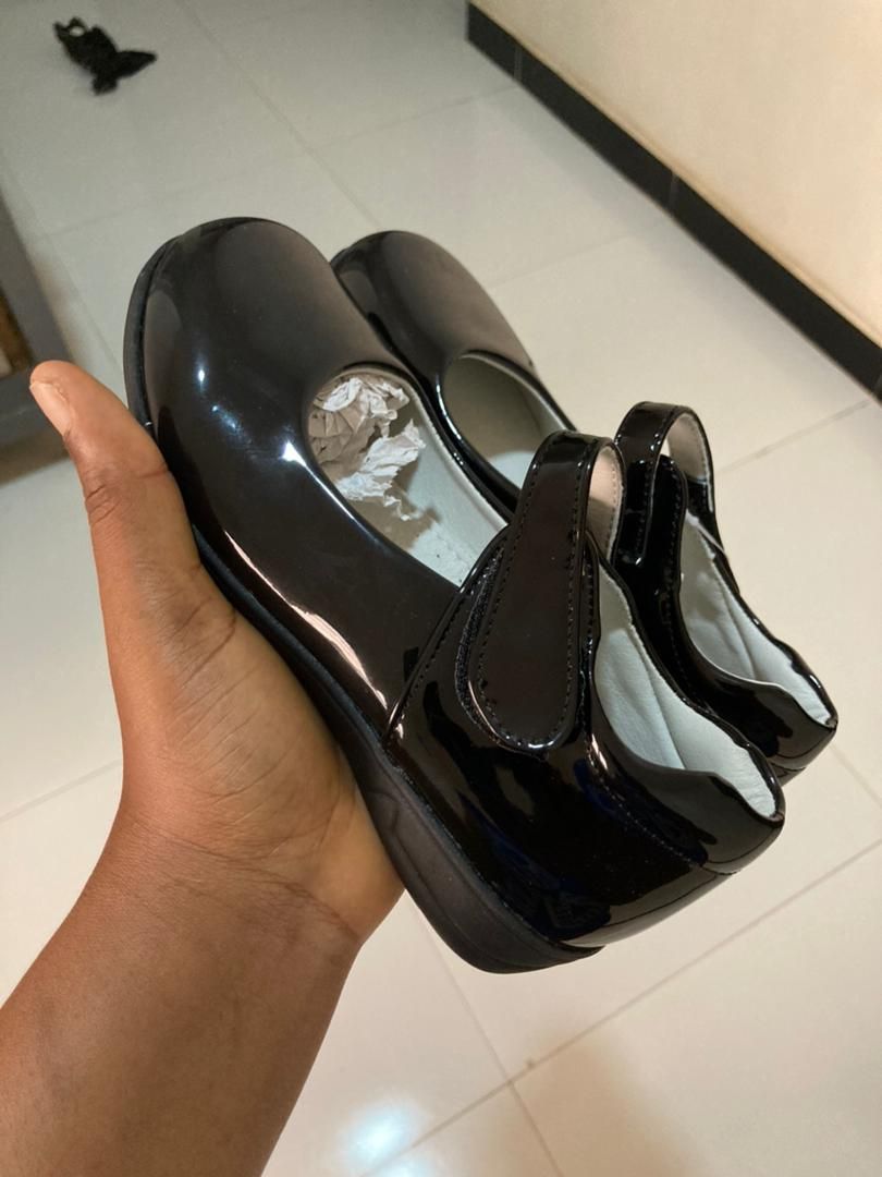 Girls Patent Leather Black School Shoe
