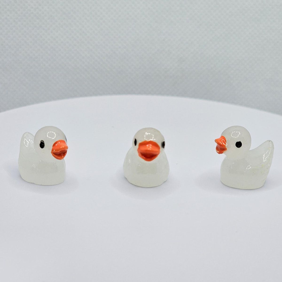100Pcs Mini Duck Model Car Mini Duck Statue Ornament White