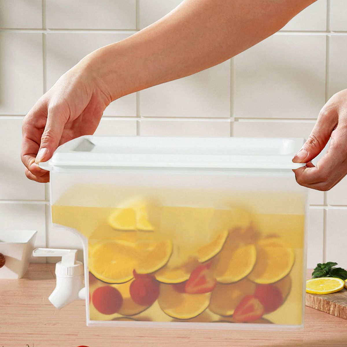Cold Kettle Water Container Beverage Dispenser With Faucet