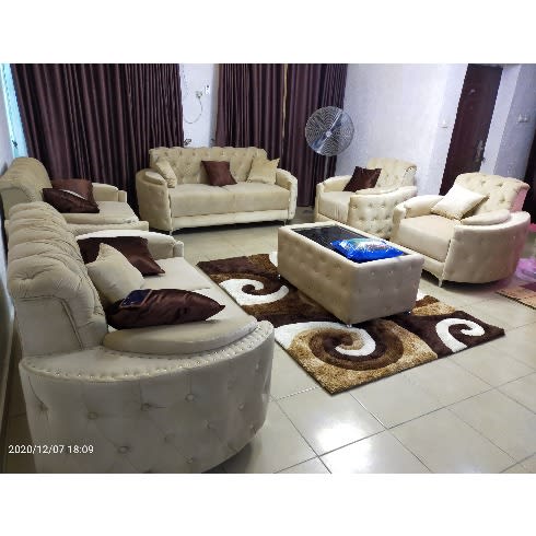 9 Seater Chesterfield Sofa + Centre Ottoman