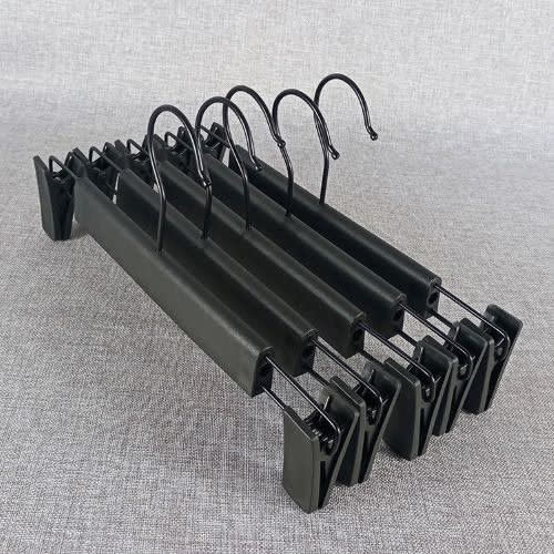 Metal Clothes Hangers With Non-slip Plastic Clips -5pieces