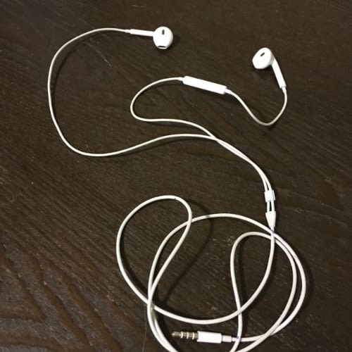 Wired Earphones - Compactible With All Phones - White