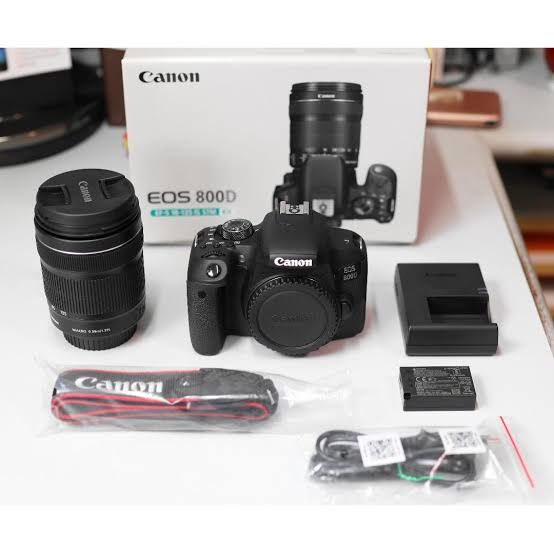 EOS 800D DSLR Camera With 18-135mm Lens