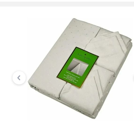 Spade Nine Piece Table Cloth Set