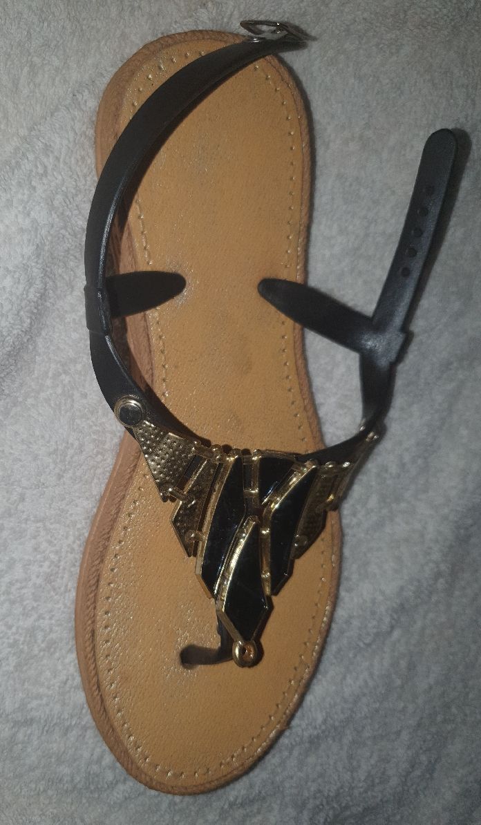 Black Cheap And Affordable Rubber Sandal