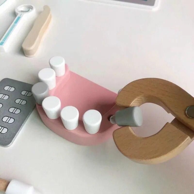 Wooden Simulation Medical Kit Child Role Playing Dentist Early Education Play House Game Parent-child Interactive Medical Tools