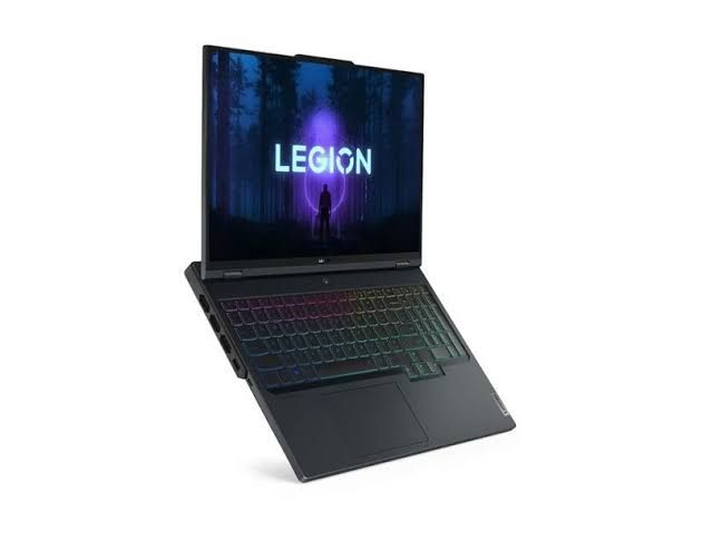 LEGION PRO 7