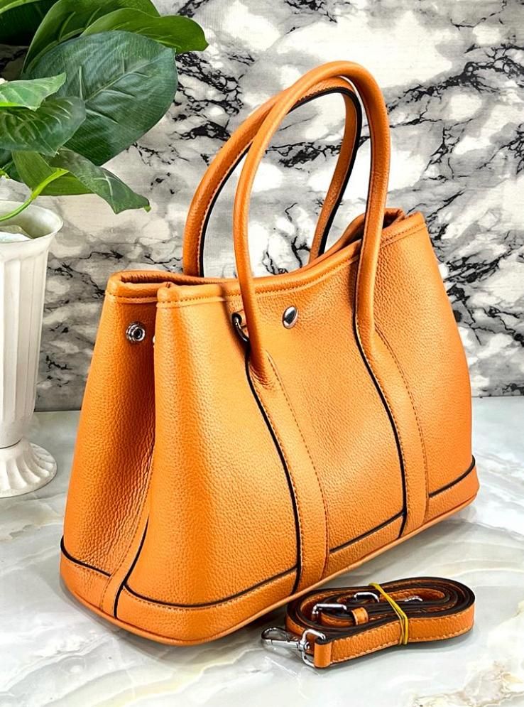 Luxurious Chopper Designer Handbag For Classic Women Orange