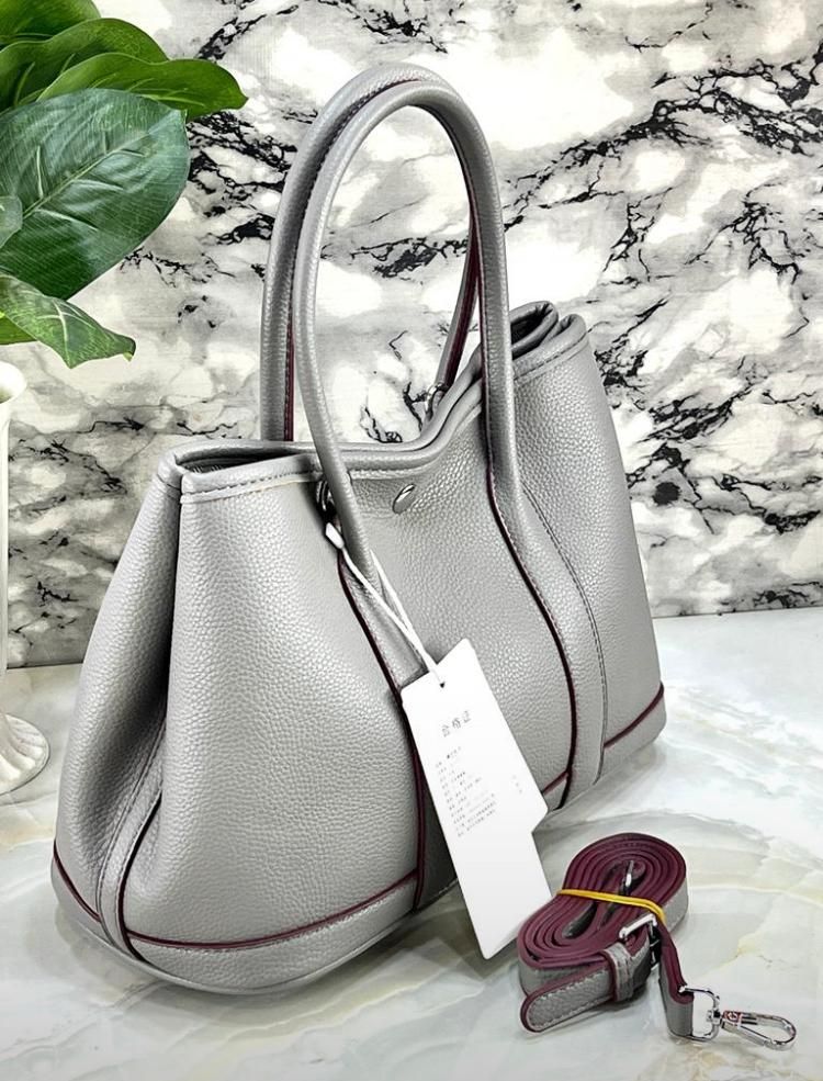 Luxurious Chopper Designer Handbag For Classic Women Orange