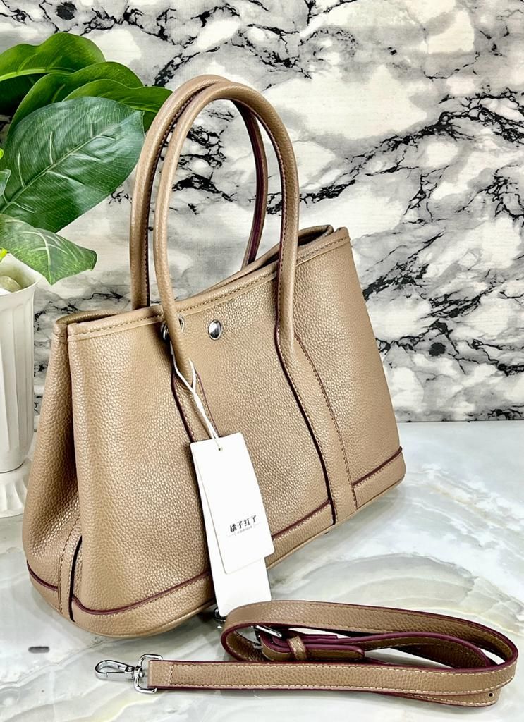 Luxurious Chopper Designer Handbag For Classic Women Orange