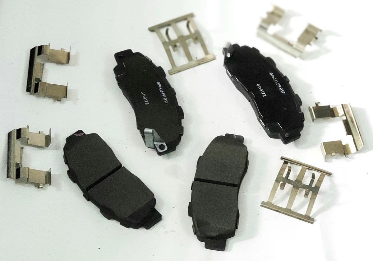 RAYBESTOS MGD503CH R-LINE CERAMIC FRONT BRAKE PAD - SET