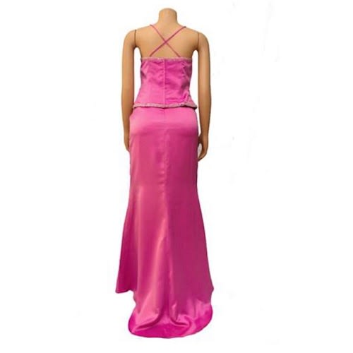 Bridesmaids’ Sleeveless Skirt And Blouse