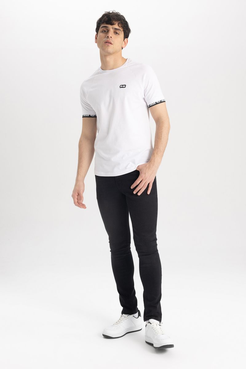 Man Young Muscle Fit Crew Neck Short Sleeve Knitted T-Shirt - White