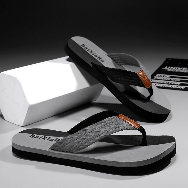 New Arrival Youth Sandals Men Flip Flops Shoes Summer Cool Men Slippers Comfy Soft Anti-slip Flat Sandals Outdoor Casual Beach Shoes Black