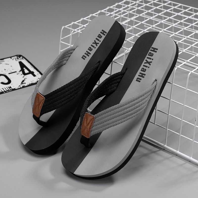 New Arrival Youth Sandals Men Flip Flops Shoes Summer Cool Men Slippers Comfy Soft Anti-slip Flat Sandals Outdoor Casual Beach Shoes Black