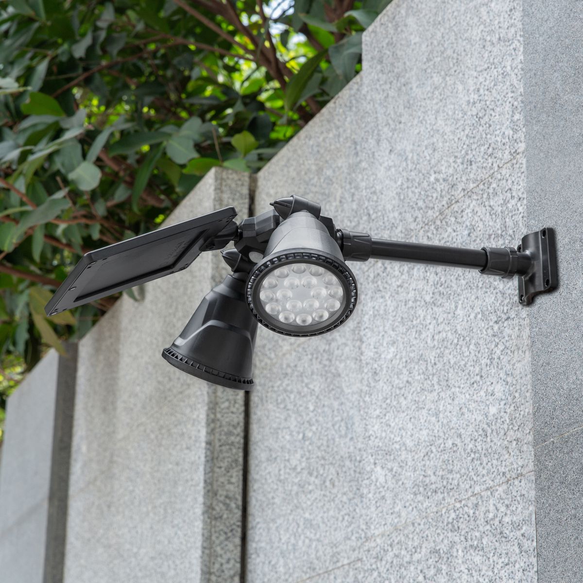 Solar Powered Lawn Lamp Wall Light Outdoor Garden Lamp PIR