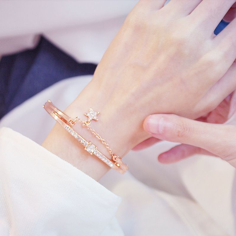 Women's Simple Diamond-studded  Bracelet  With Star Pendant