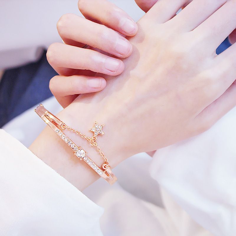 Women's Simple Diamond-studded  Bracelet  With Star Pendant
