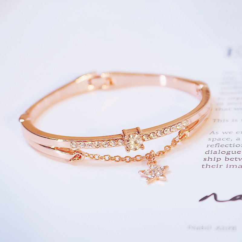 Women's Simple Diamond-studded  Bracelet  With Star Pendant