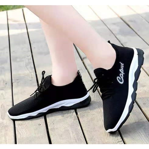 Women's Lightweight Sneakers - Black And White