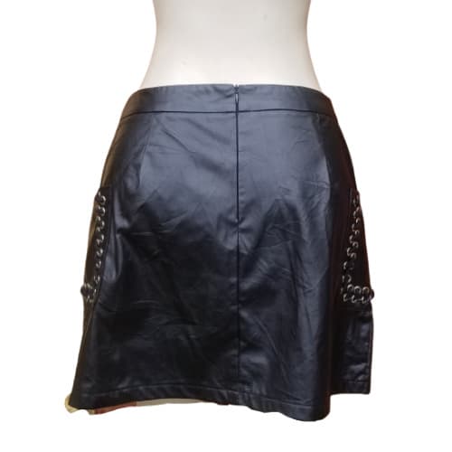 Ladies Leather Flared Skirt With Pockets- Black