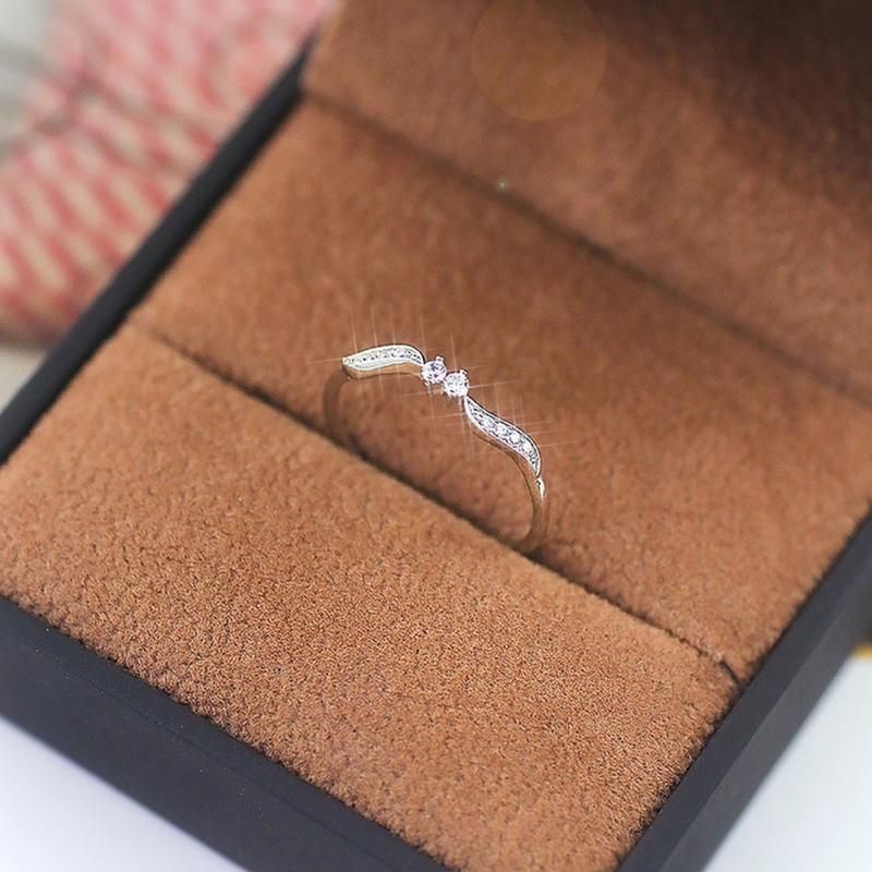 Women Fashion Rhinestone Inlaid Leaf Finger Ring-Silver