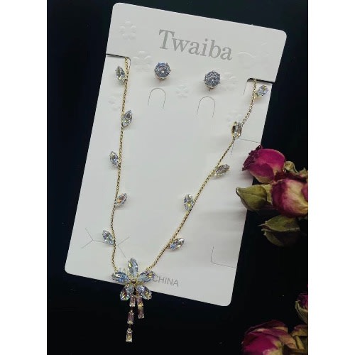 Diamond Design Set Of Jewelry - Gold