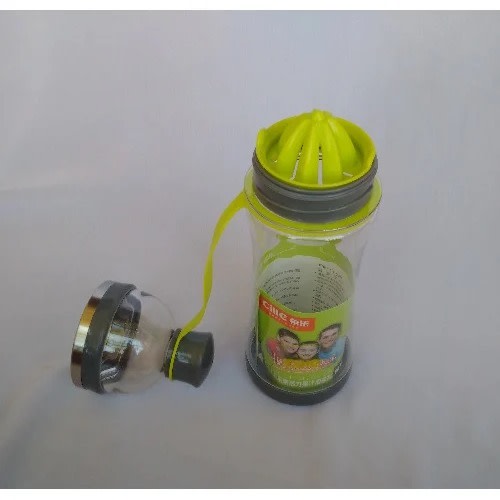 600 Ml Citrus Press And Infuser Water Bottle - Green