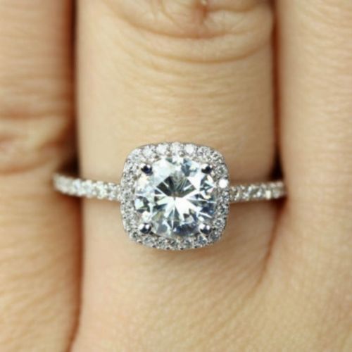 Beautiful Ladies Engagement Ring + Ring Box