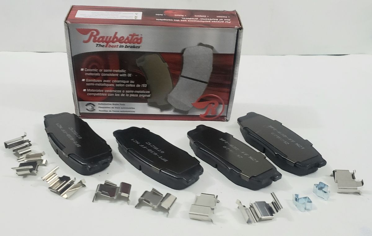 RAYBESTOS MGD 1304 CH R-LINE CERAMIC REAR BRAKE PAD SET
