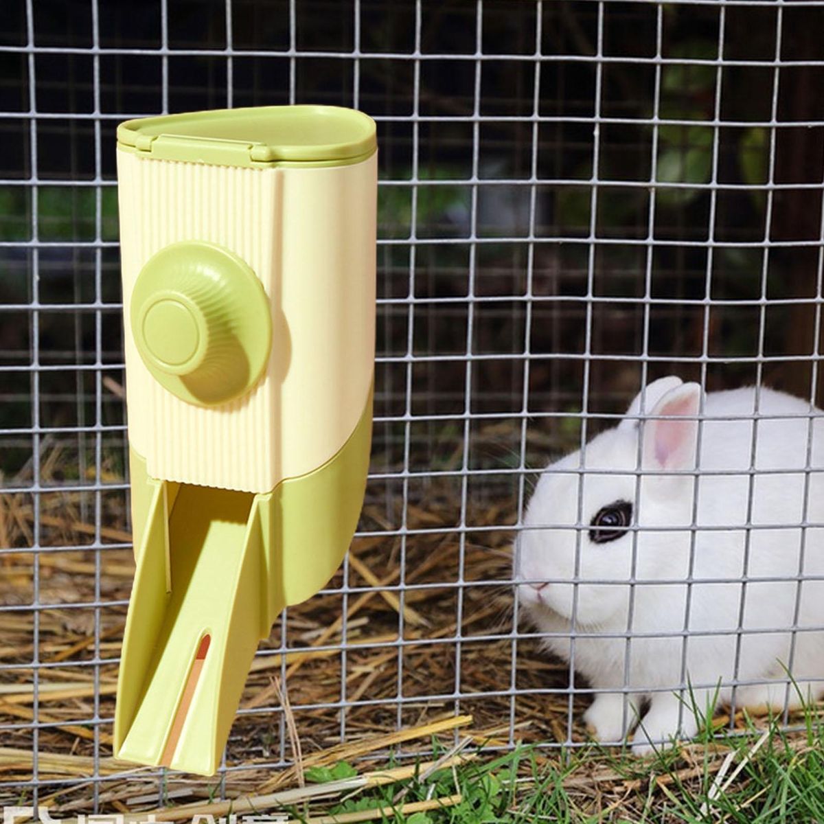 1 Set Rabbit Food Feeder Small Pet Food Feeding Dispenser Green