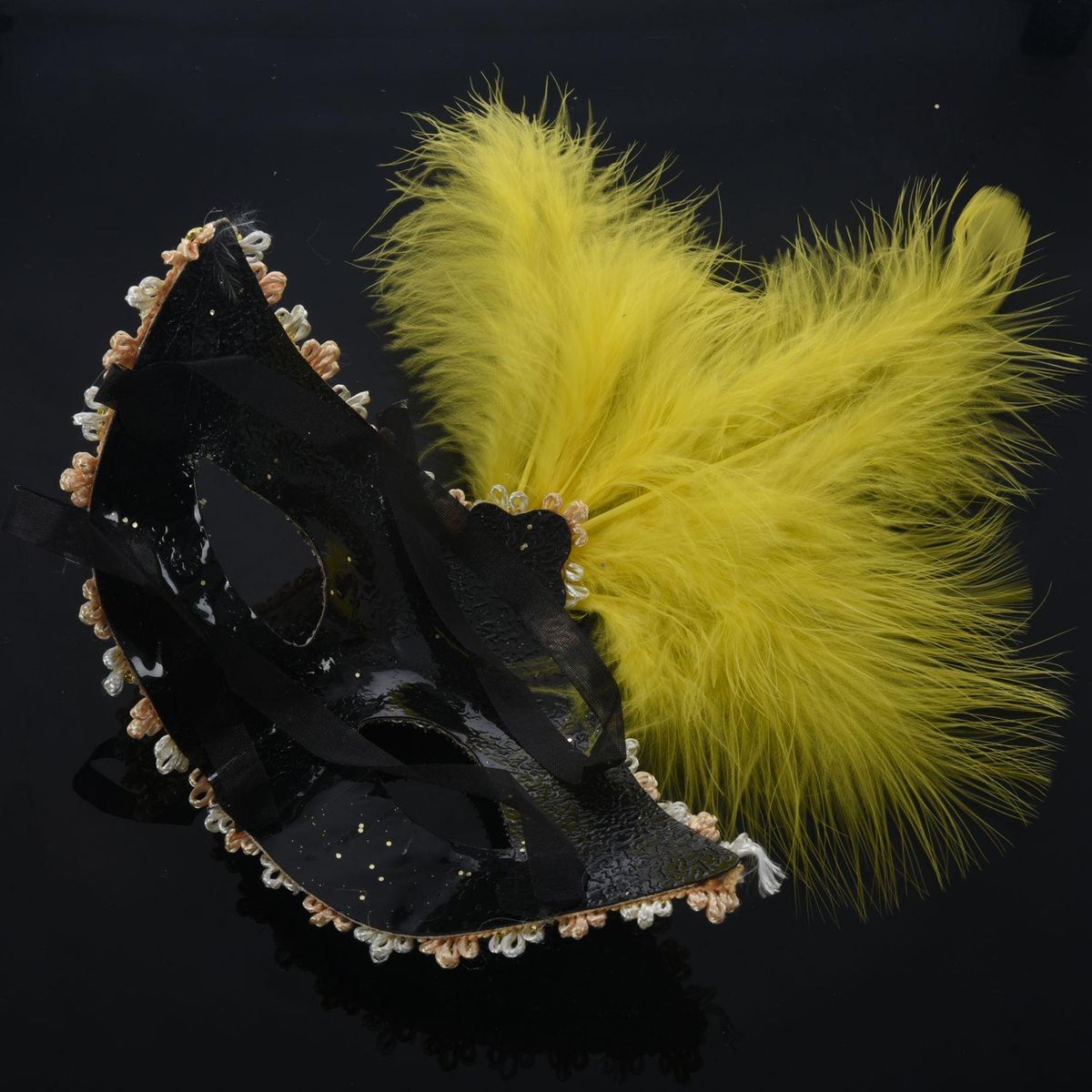 Mask Mask with Feathers Venetian Style White Gold X Carnival Party
