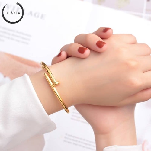 Nail Bracelet - Gold