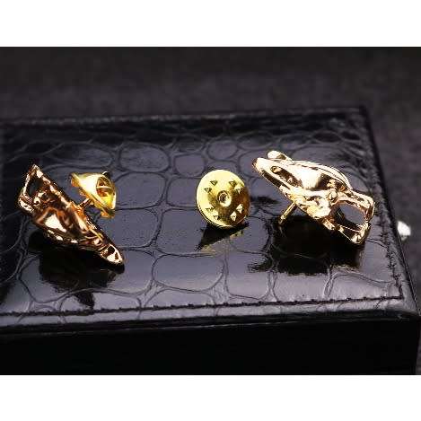 Men's Wolf Head Brooch - Gold