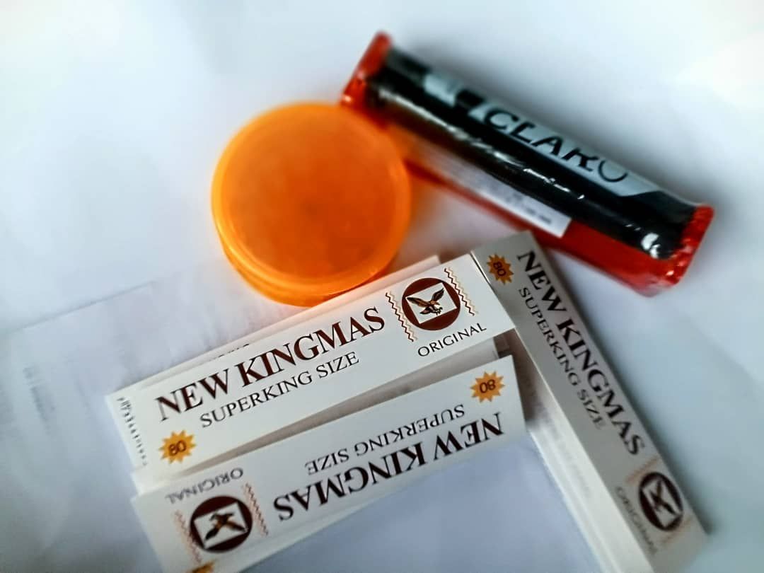 Weed Grinder/Roller Machine 5 Booklets Of Kingmas Papers
