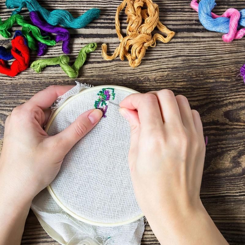 Round Embroidery Hoops Oval Hand Embroidery Rack Ring DIY Crafts Cross Stitch Imitation Hoop Sewing Frame Tool Accessories 12cm