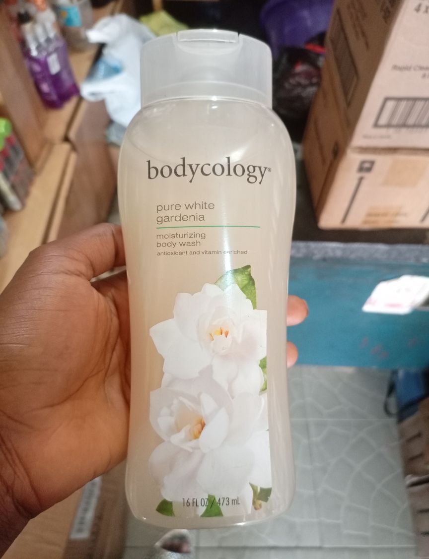 Pure White Gardenia Moisturizing Body Wash