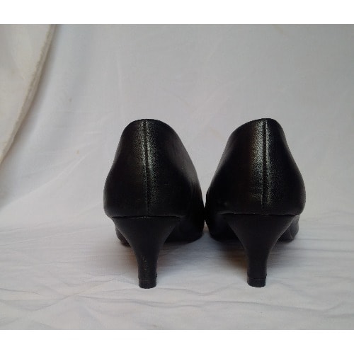 Women's Low Heel Covered Shoes -Black