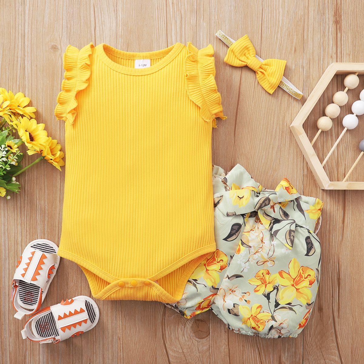 Newborn Baby Girls Summer Outfit Set Floral Design Short Sleeve Ribbed Bodysuit