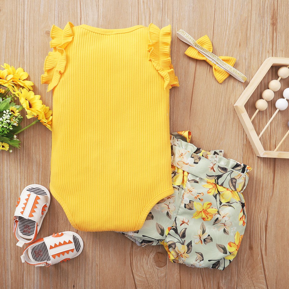 Newborn Baby Girls Summer Outfit Set Floral Design Short Sleeve Ribbed Bodysuit
