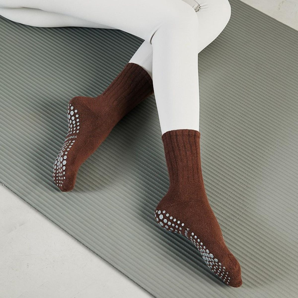 1 Pair Mid Tube Socks Autumn And Winter Long Yoga Socks Coffee
