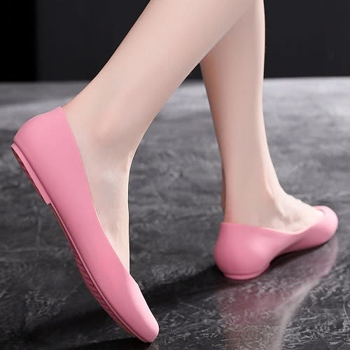 Women Rubber Pointed Shoe