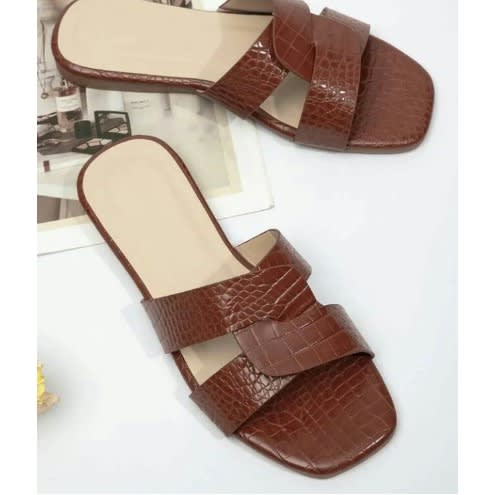 Realwon Female Skin Leather Slippers- Brown