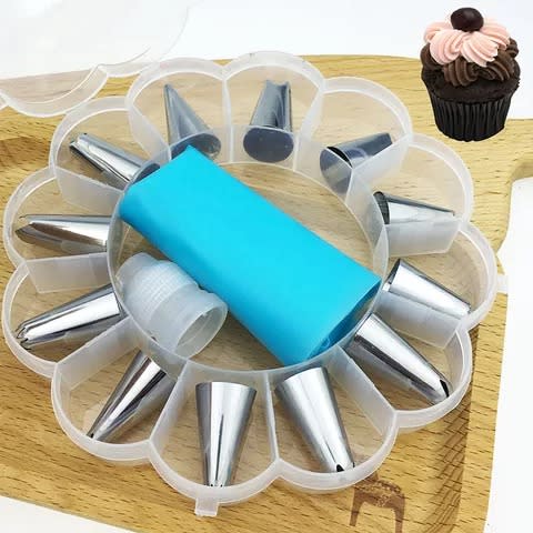 14 Piece Cake Decorating Tools Set - 12 Cake Decorating Tips + 1 Coupler + 1 Pastry Bag