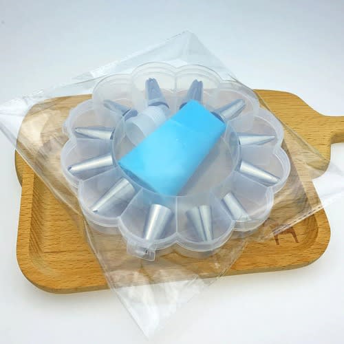 14 Piece Cake Decorating Tools Set - 12 Cake Decorating Tips + 1 Coupler + 1 Pastry Bag