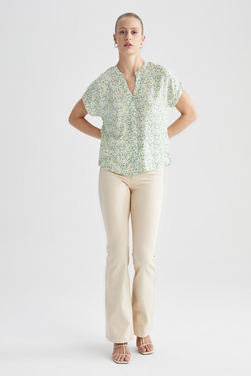 Woman Casual Regular Fit C Neck Woven Short Sleeve Shirt - Turquoise
