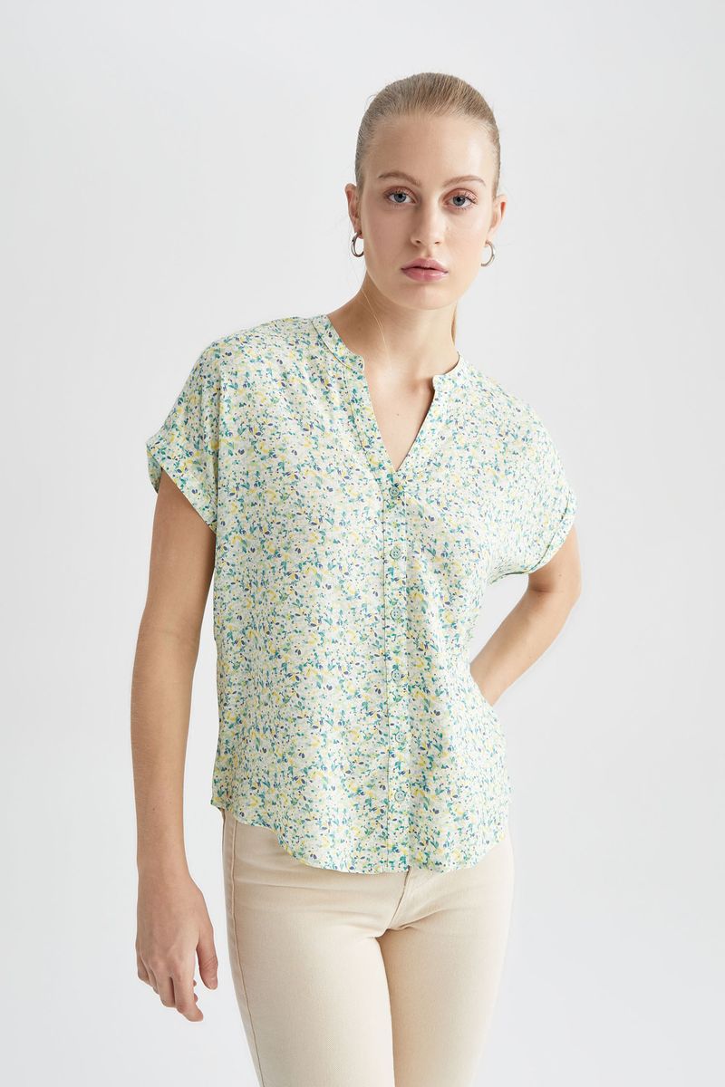 Woman Casual Regular Fit C Neck Woven Short Sleeve Shirt - Turquoise