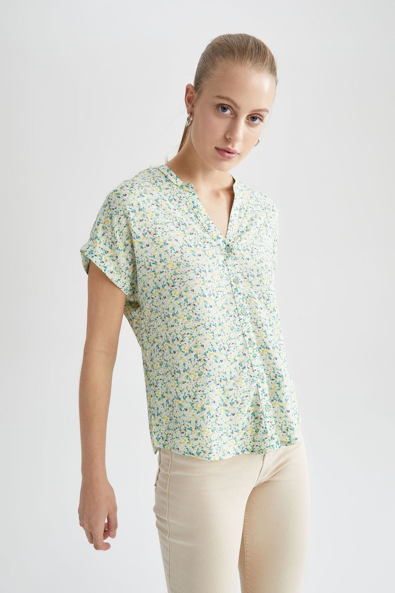 Woman Casual Regular Fit C Neck Woven Short Sleeve Shirt - Turquoise